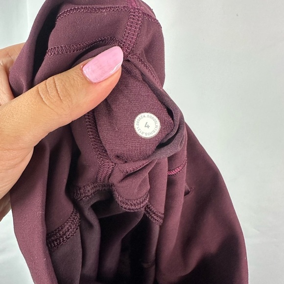 Lululemon wunder train high rise shorts in burgundy size 4 - Picture 4 of 4